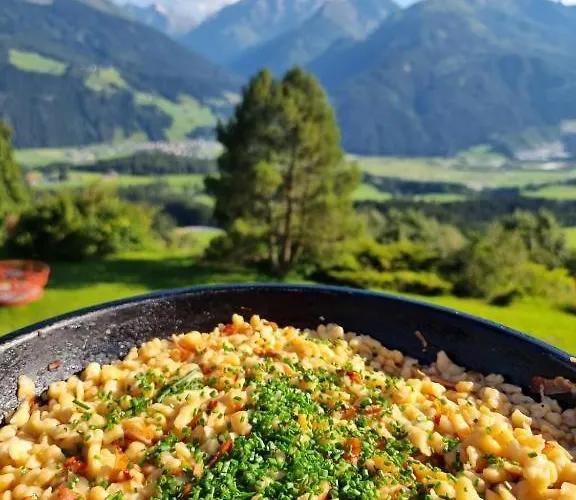 ホテル Gasthof Klausnerhof ミッタージル